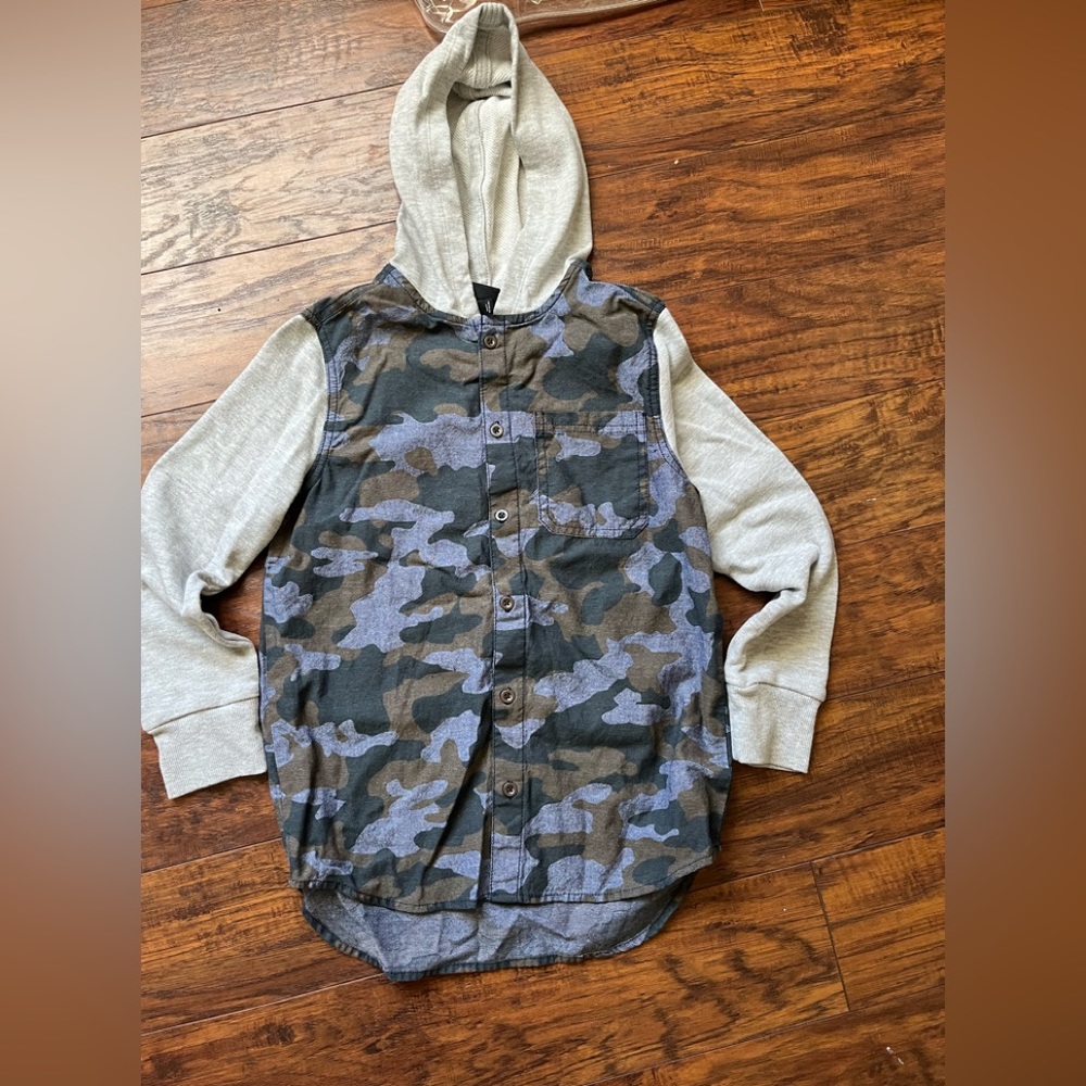 Boys long sleeved hooded button down shirt